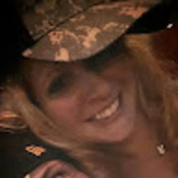 Meet your Posher, Amie - Picture 1 of 1